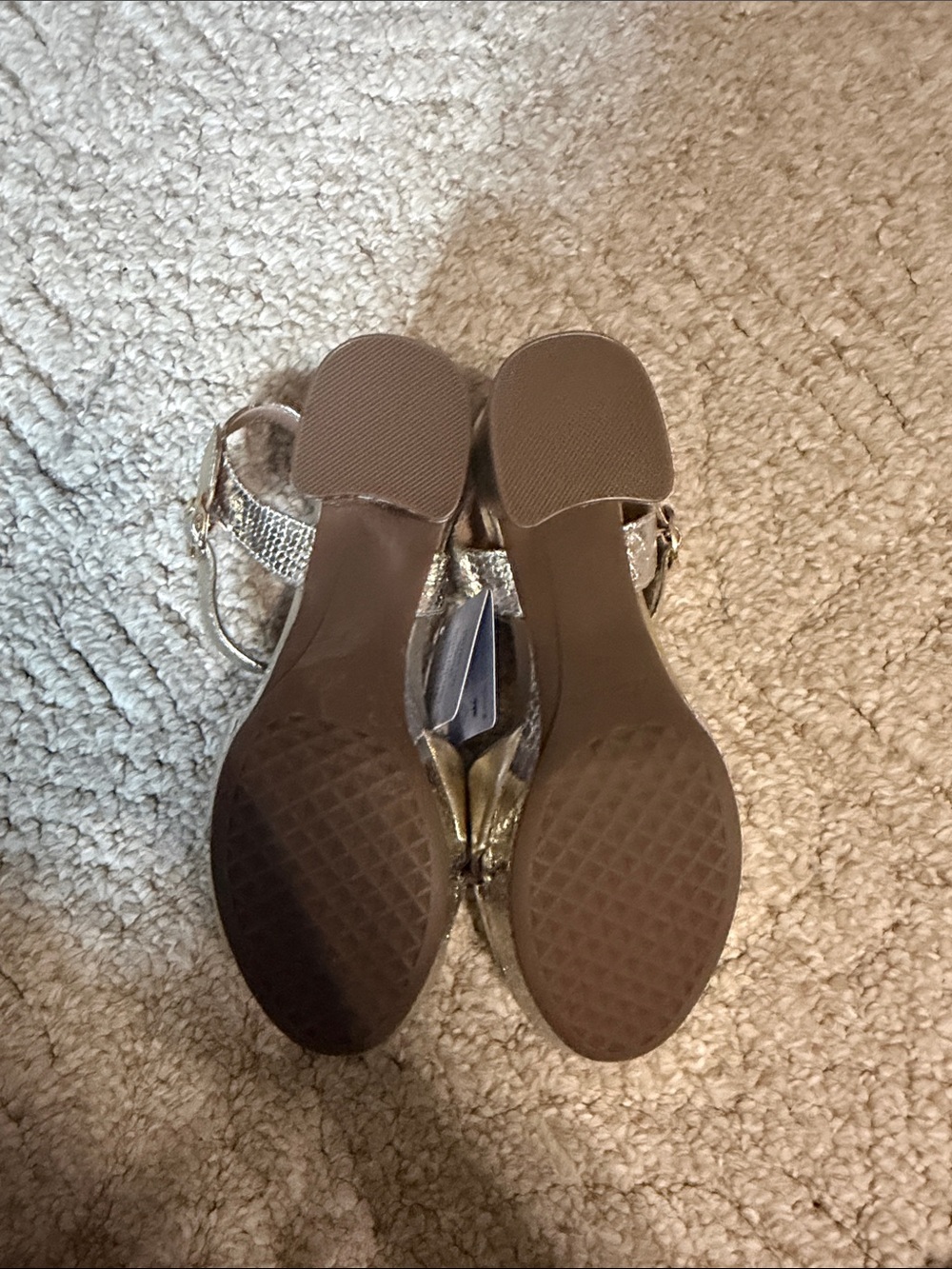 AEROSOLES Metallic Gold Crisscross Slingback Sandals - Picture 7 of 7